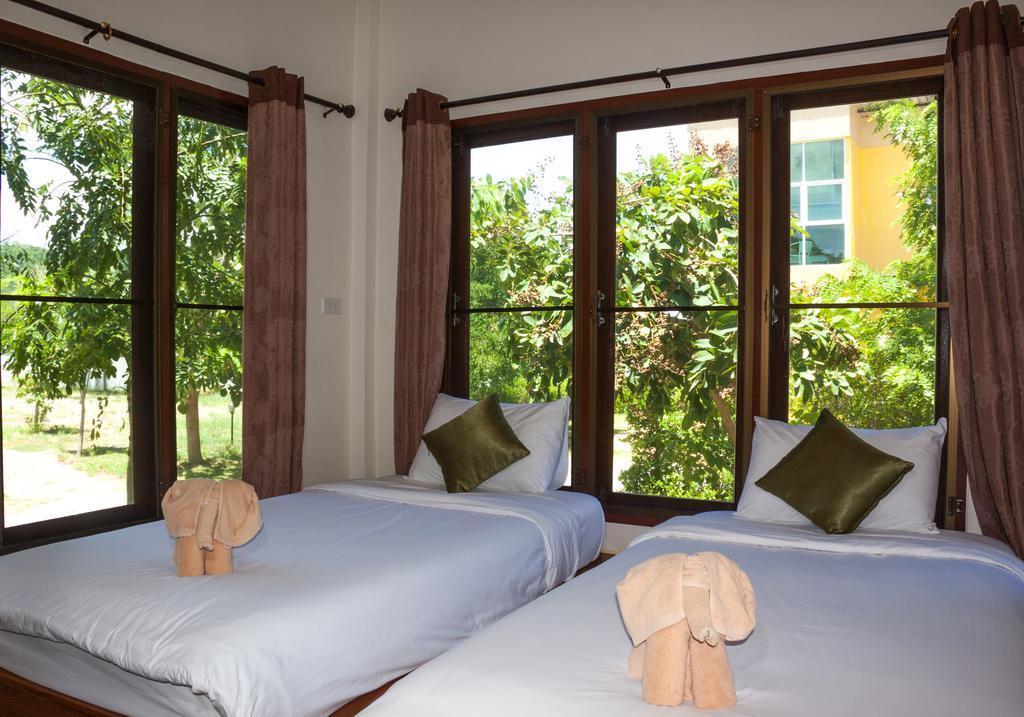 Sweet Honey Pranburi Hotel Сам Рой Йот Екстериор снимка