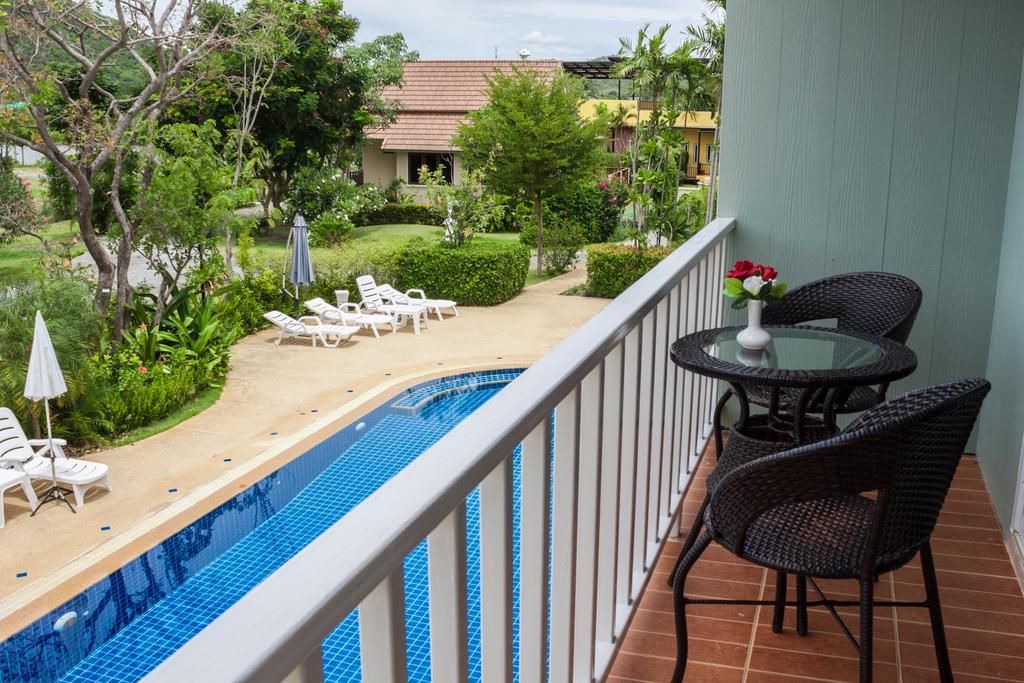 Sweet Honey Pranburi Hotel Сам Рой Йот Екстериор снимка