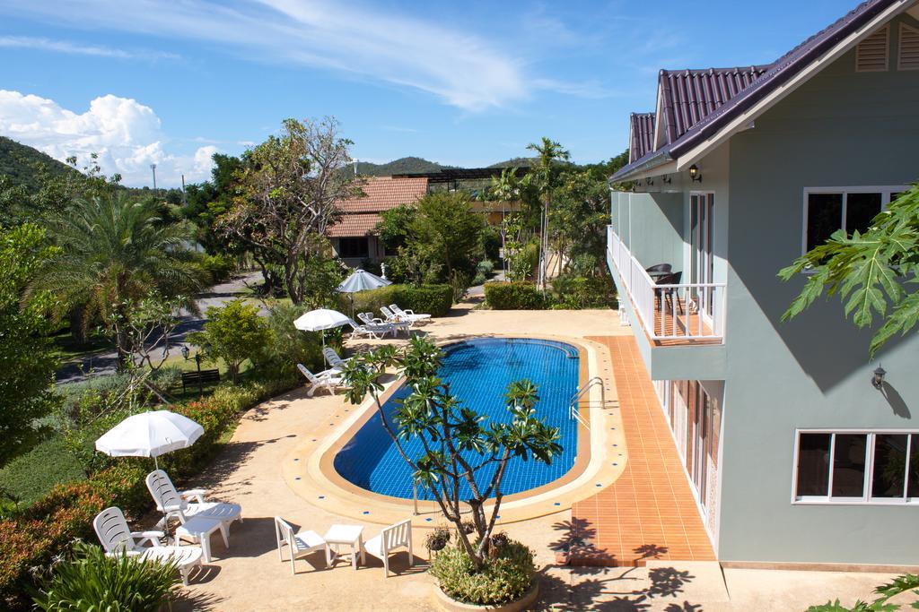 Sweet Honey Pranburi Hotel Сам Рой Йот Екстериор снимка